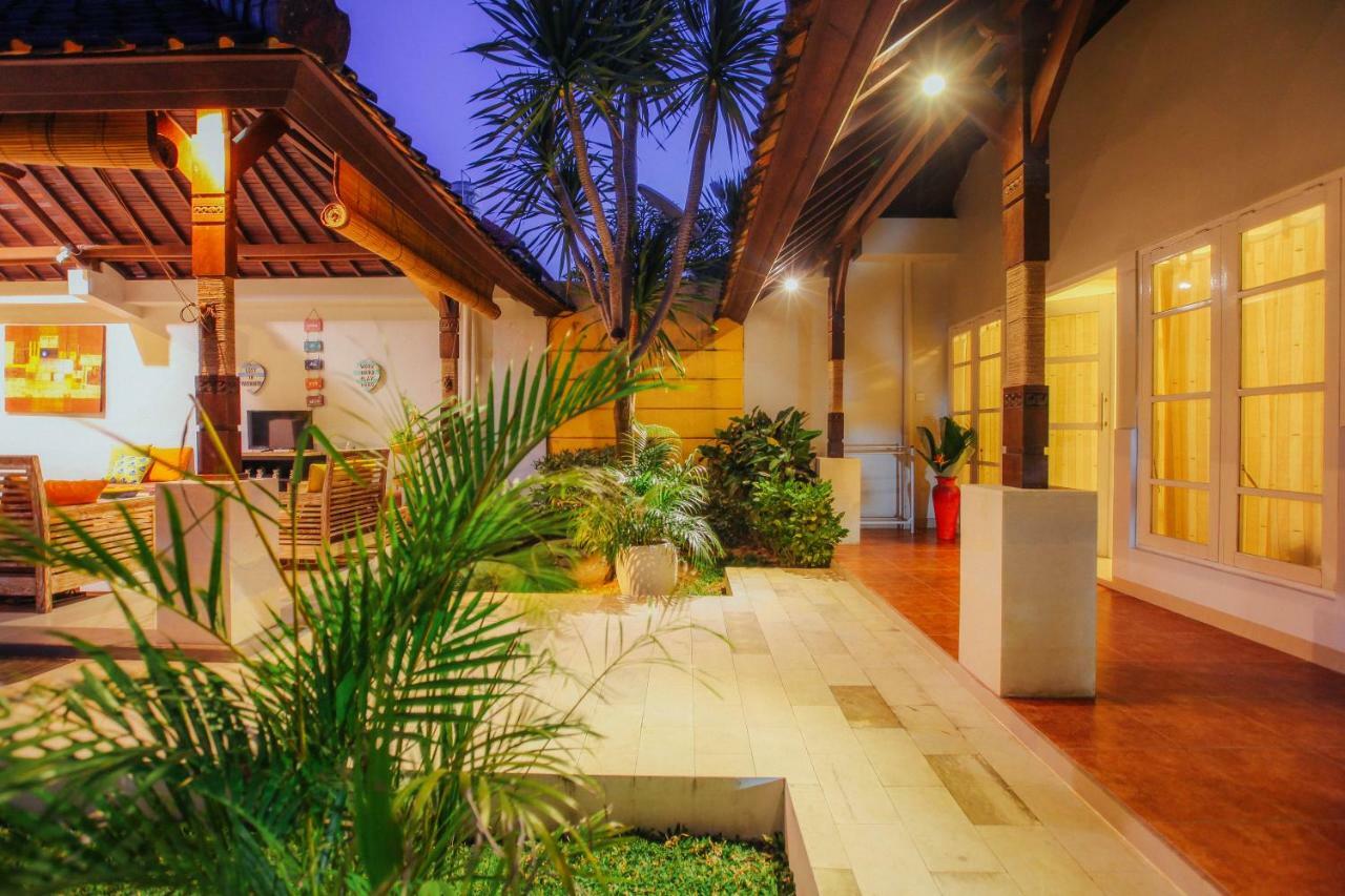Villa Matahari スミニャック エクステリア 写真